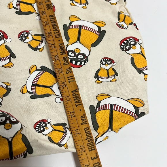 The Friends Experience Hugsy All Over Tote Travel Bag Rare Friends Official - Picture 7 of 7